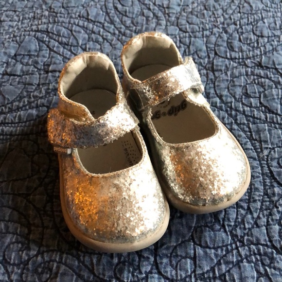 pediped Other - Pediped Grip n Go Silver Mary Janes, toddler sz 5
